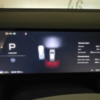 Abgestellt mit 69% Akku, angezeigte Restreichweite von 302km (letzteres nur unter Vorbehalt zu genießen, da sich dies auch anhand der Temperaturen verändern kann)