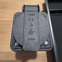 V2L Adapter IP44